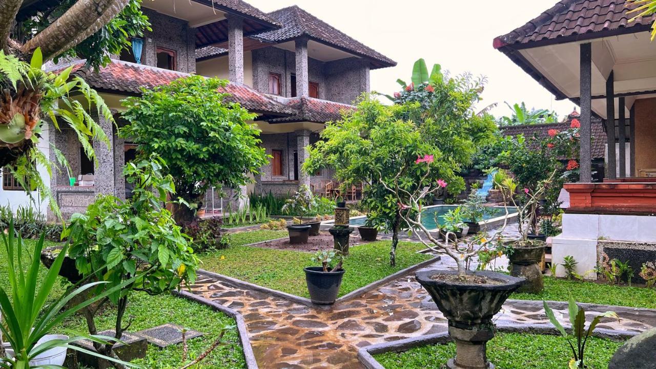 Gusti Home Stay Ubud ภายนอก รูปภาพ