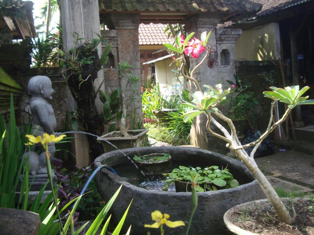 Gusti Home Stay Ubud ภายนอก รูปภาพ