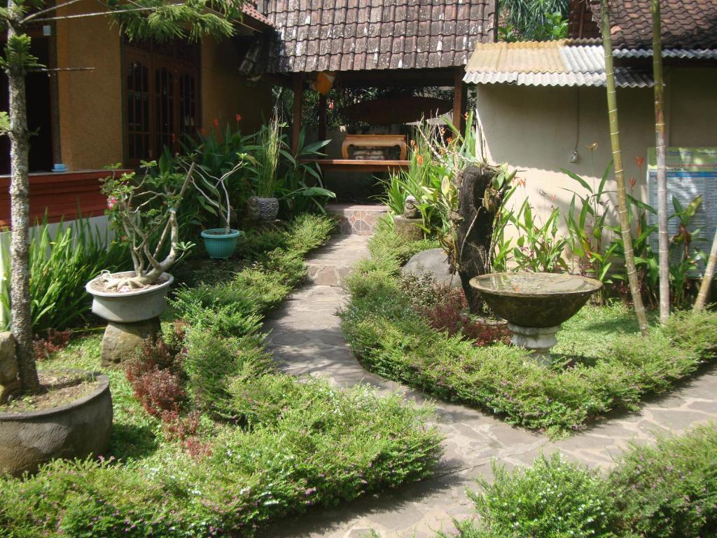 Gusti Home Stay Ubud ภายนอก รูปภาพ